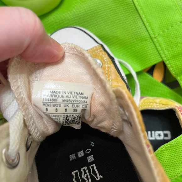 Converse Yellow and Pink Citrus Print - Picture 4 of 6